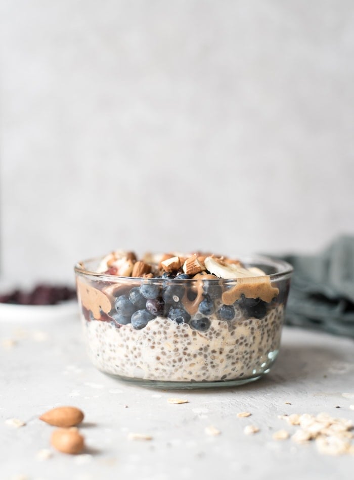  Overnight Oats with Chia and Blueberries - dash diet breakfast recipes
