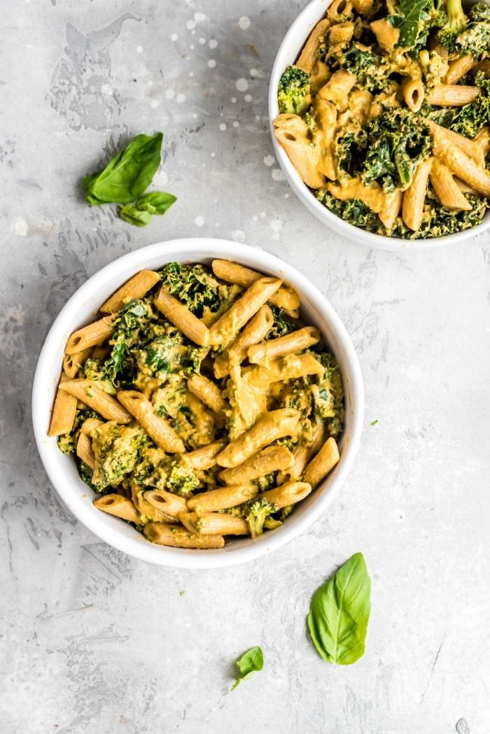 Creamy Healthy Vegan Roasted Red Pepper Pesto Pasta with Kale and Broccoli