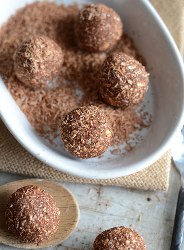 Low-Fat Cinnamon Energy Balls | vegan, just 4 ingredients, nut-free