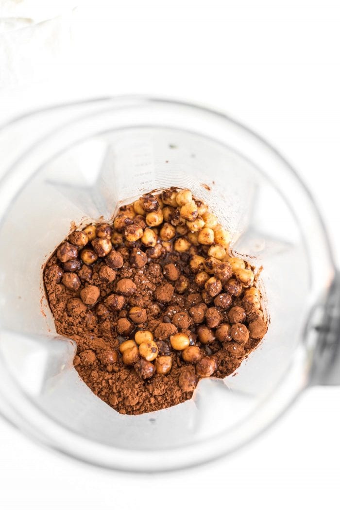 Chickpeas, cocoa powder, maple syrup, salt and vanilla in a blender.
