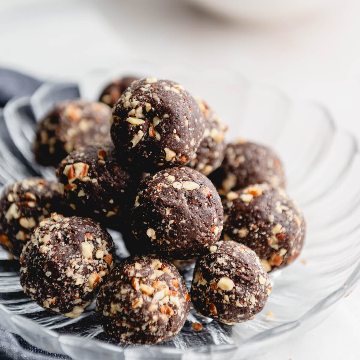 3-Ingredient Chocolate Date Balls