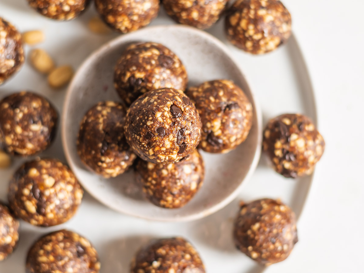 Peanut Chocolate Chip Energy Balls