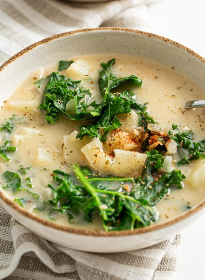 Vegan Zuppa Toscana Soup (Olive Garden Copycat Recipe)