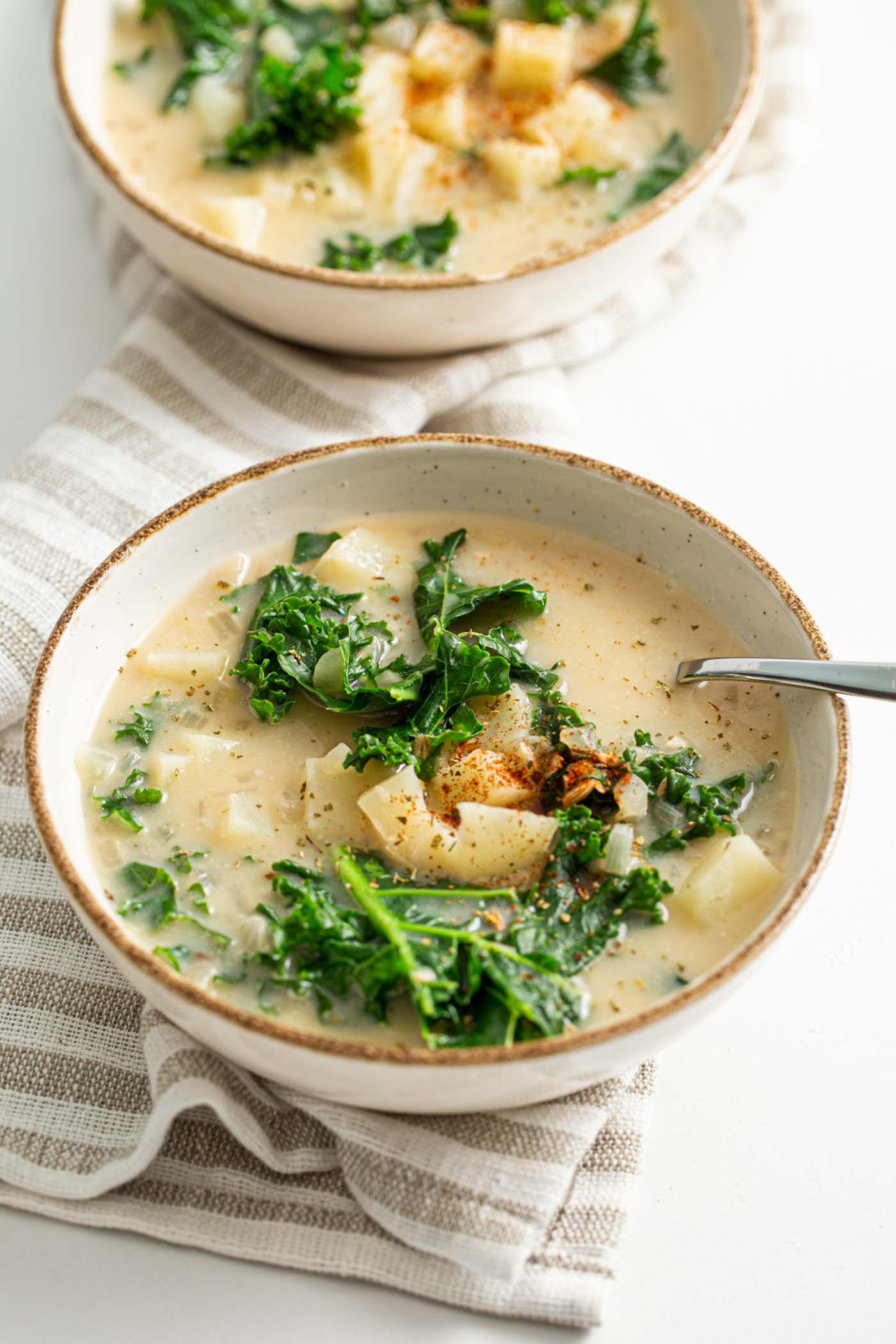 Vegan Zuppa Toscana Soup (Olive Garden Copycat Recipe)
