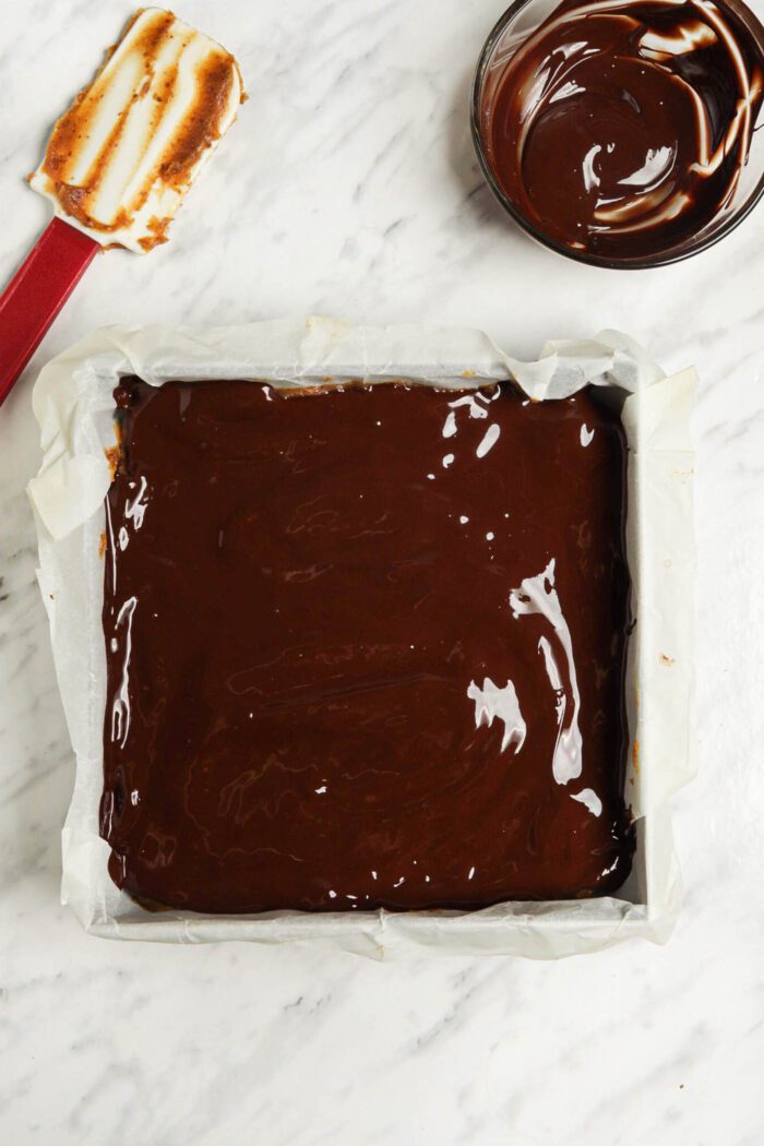 Baking pan of melted chocolate.
