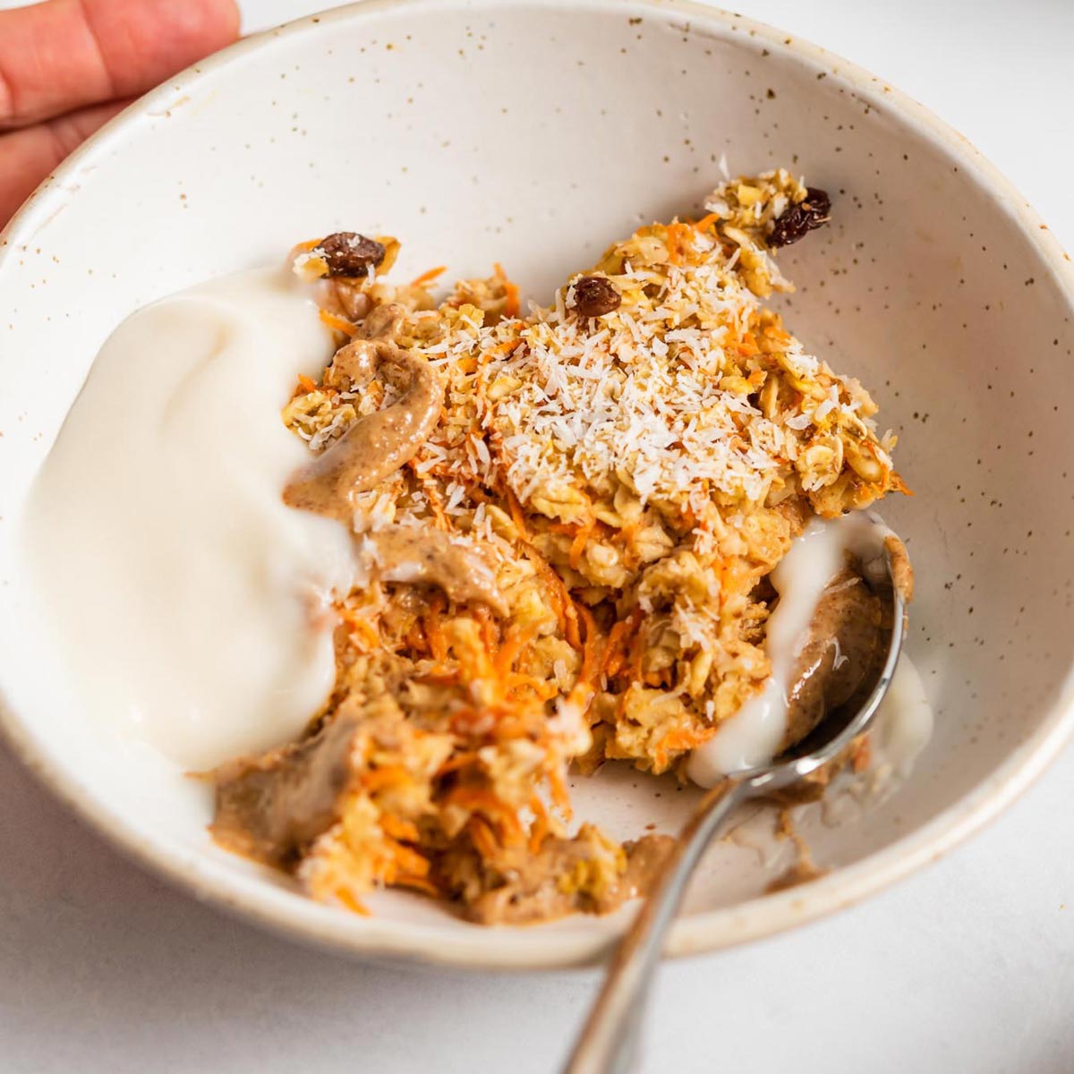Healthy Carrot Cake Baked Oats (Vegan, No Banana)