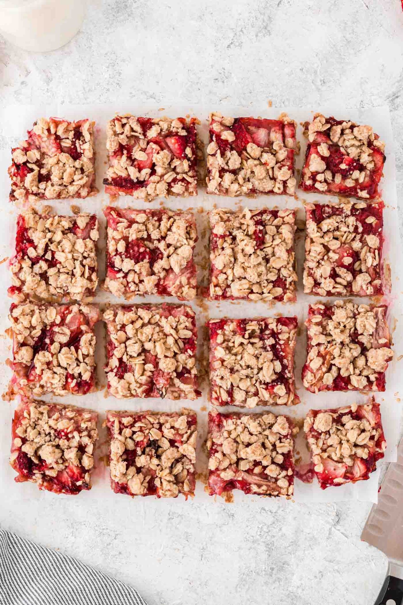 Easy Vegan Strawberry Crumble Bars (Gluten-Free)