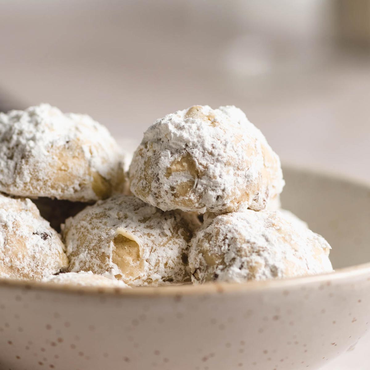 Vegan Pecan Snowballs Cookies