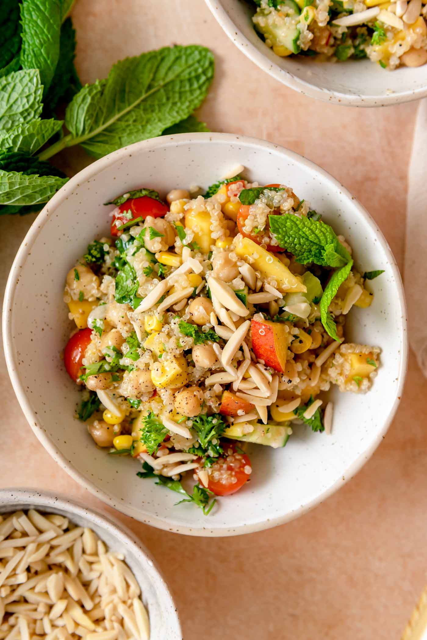 Vegan Quinoa Salad - Hello Summers!